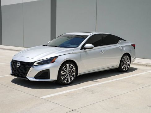 Used 2023 Nissan Altima 2.5 SL FWD image 4
