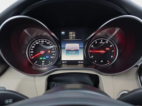 Used 2018 Mercedes-Benz GLC 300 4MATIC image 26