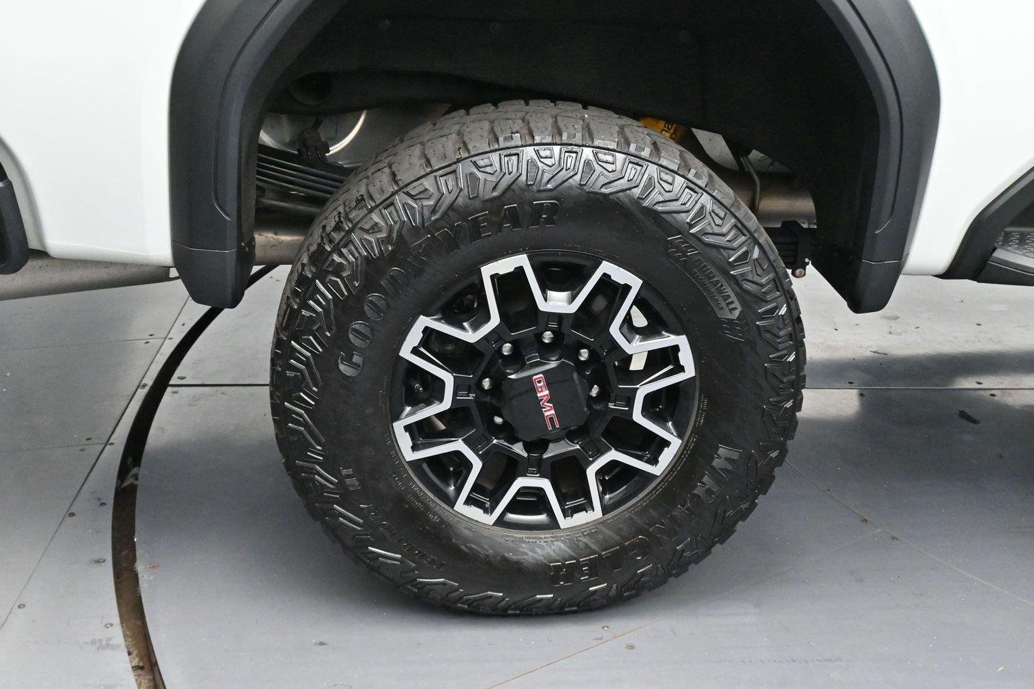 Used 2024 GMC Sierra 2500 AT4X AWD/4WD image 37