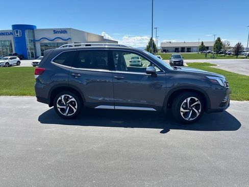 Used 2022 Subaru Forester Touring w/ Popular Package #2 AWD/4WD image 2