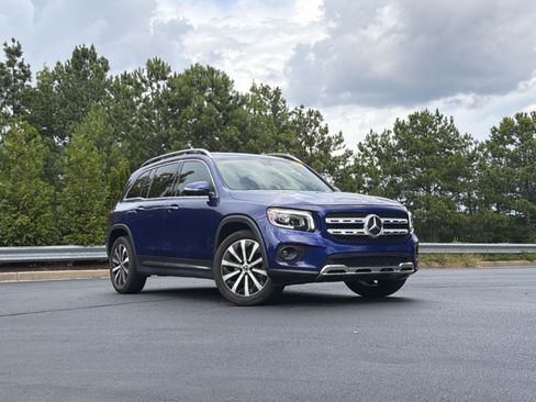 Used 2021 Mercedes-Benz GLB 250 image 2
