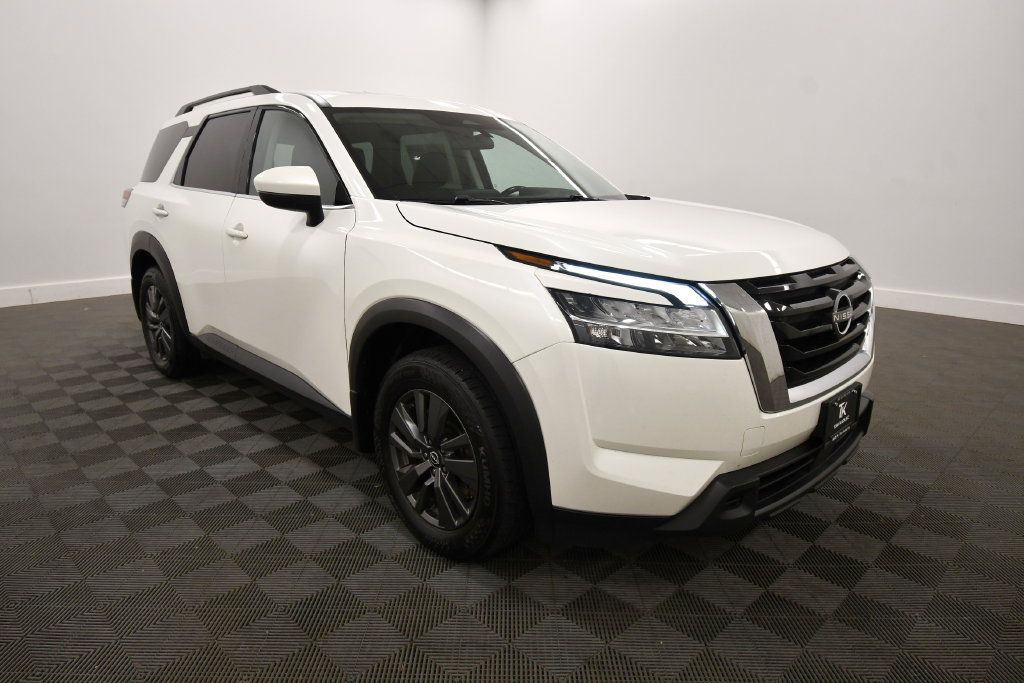 Used 2022 Nissan Pathfinder SV w/ SV Premium Package AWD/4WD image 10