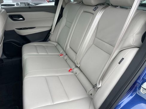 Used 2022 Nissan Rogue SL w/ SL Premium Package image 7