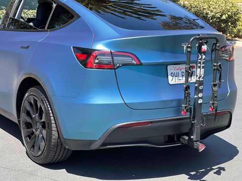 Used 2023 Tesla Model Y Long Range AWD/4WD image 38