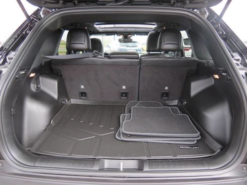 Used 2021 Jeep Cherokee Latitude Lux 80th Anniv w/ Quick Order Package 26U 80TH AWD/4WD image 16