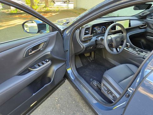 Used 2025 Toyota Crown Signia w/ Advanced Technology Package AWD/4WD image 19
