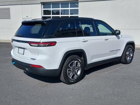 Used 2022 Jeep Grand Cherokee Trailhawk AWD/4WD image 4