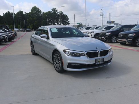 Used 2018 BMW 530i xDrive image 9