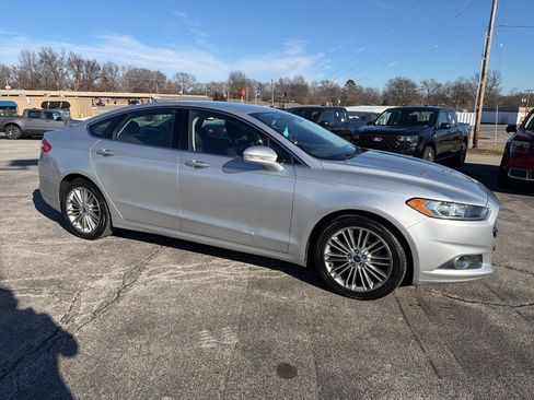 Used 2014 Ford Fusion SE w/ Equipment Group 202A image 2