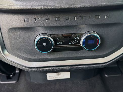 Used 2025 Ford Expedition Active image 37