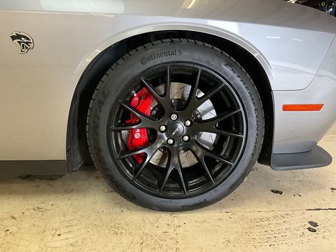 Used 2016 Dodge Challenger SRT Hellcat image 18