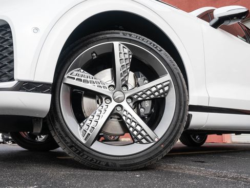 Used 2025 Genesis GV70 3.5T Sport w/ Sport Advanced Package image 5