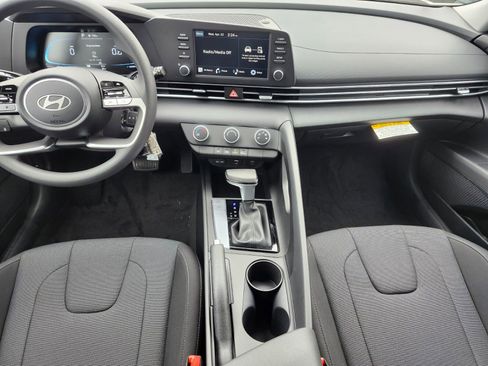 New 2026 Hyundai Elantra SE FWD image 14