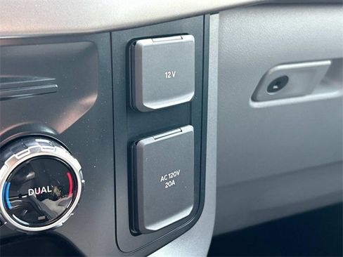 New 2025 Ford F150 Lightning XLT image 32