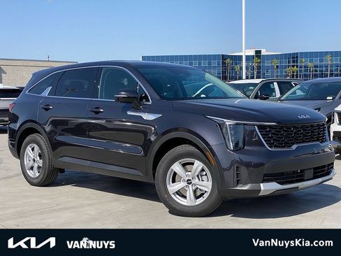New 2026 Kia Sorento LX FWD image 1