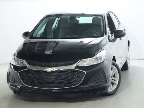Used 2019 Chevrolet Cruze LS w/ LS Convenience Package image 3