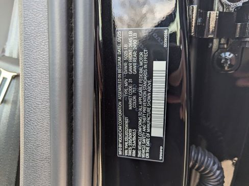 New 2025 Volvo XC40 B5 Core w/ Protection Package Premier image 25