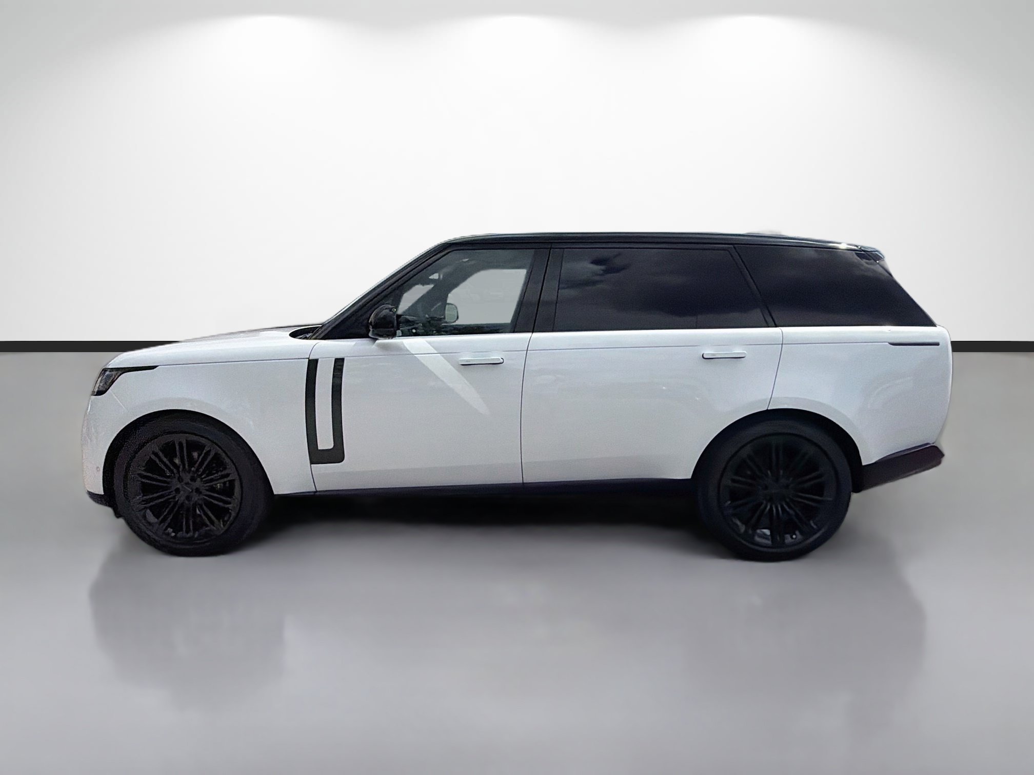 New 2026 Land Rover Range Rover Long Wheelbase SE AWD/4WD image 2