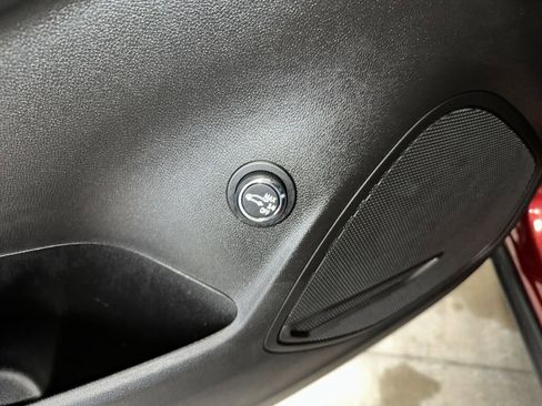 Certified 2023 Buick Envision Essence image 9