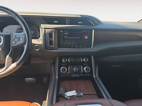 Used 2023 GMC Yukon Denali Ultimate AWD/4WD image 10