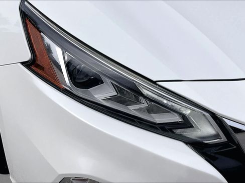 Certified 2022 Nissan Altima 2.5 SV w/ SV Premium Package FWD image 28