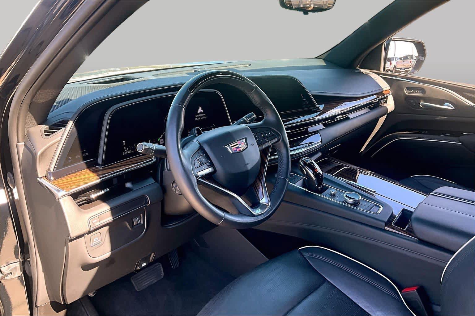Used 2023 Cadillac Escalade ESV Premium Luxury RWD image 18