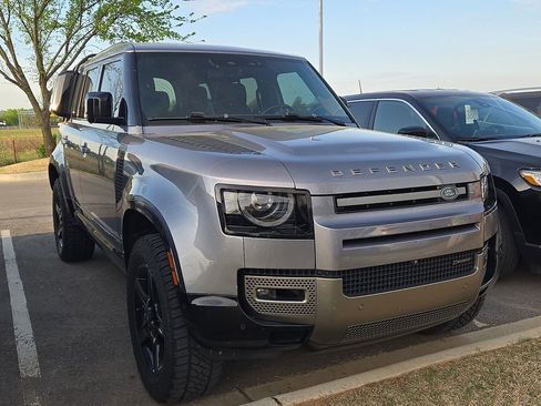 Used 2022 Land Rover Defender 110 X-Dynamic SE image 4