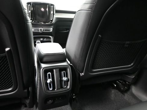 Used 2025 Volvo XC40 B5 Plus AWD/4WD image 16