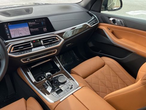 Used 2023 BMW X5 xDrive45e w/ Climate Comfort Package image 24