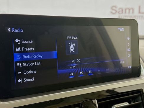 Used 2023 Lexus GX 460 Premium image 17