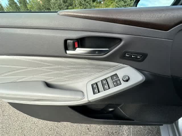 Used 2020 Toyota Avalon Limited w/ Advanced Safety Package FWD image 18