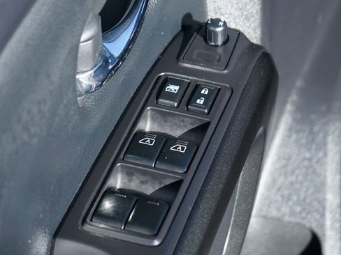 Used 2021 Nissan Titan PRO-4X w/ Pro-4x Utility Package AWD/4WD image 16