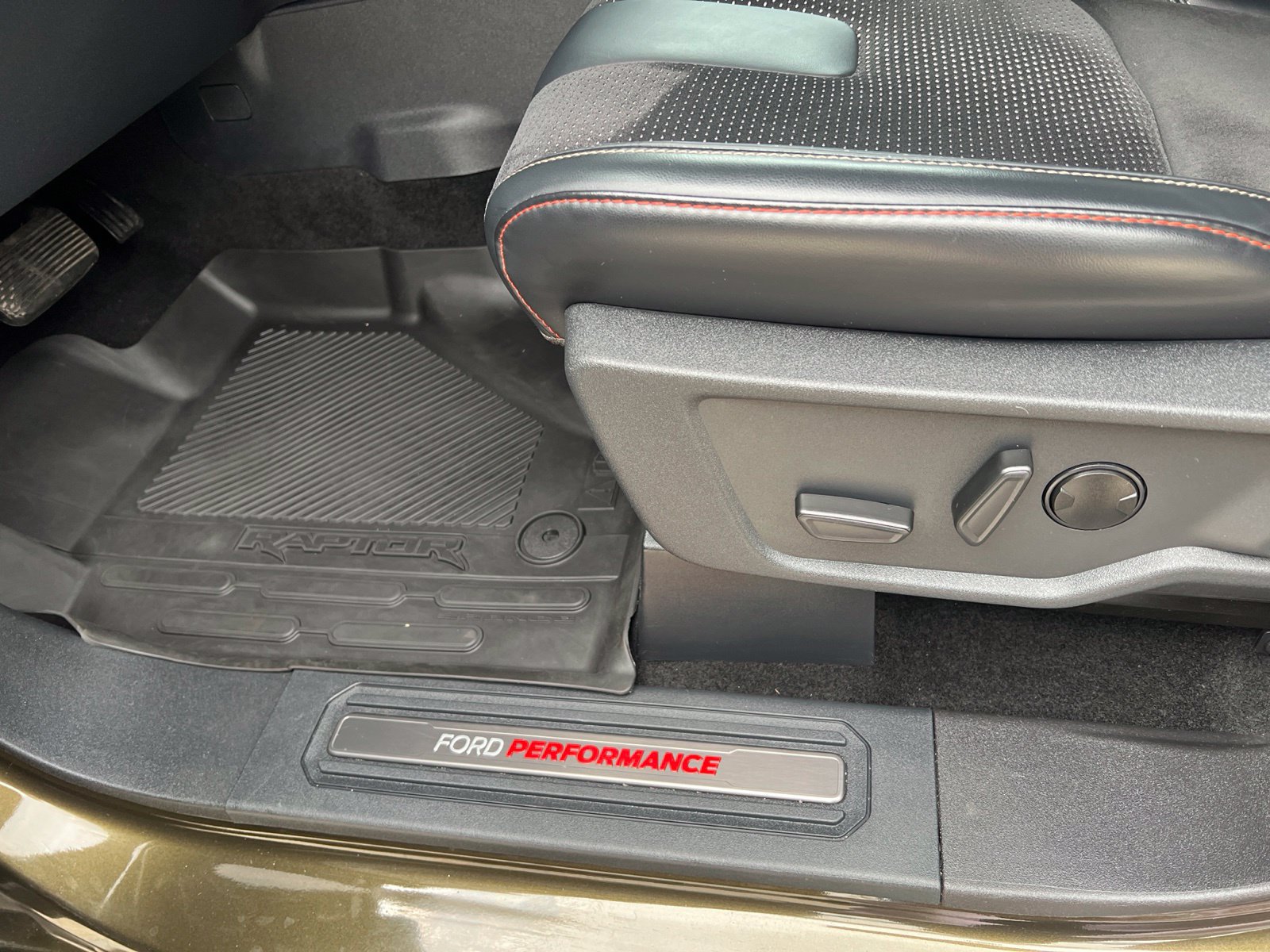 Used 2024 Ford Bronco Raptor AWD/4WD image 18