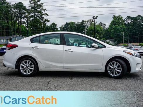 Used 2017 Kia Forte LX w/ LX Popular Package FWD image 2