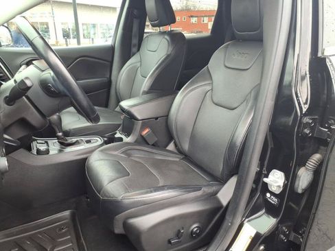 Used 2021 Jeep Cherokee Latitude Lux w/ Comfort/Convenience Group AWD/4WD image 11