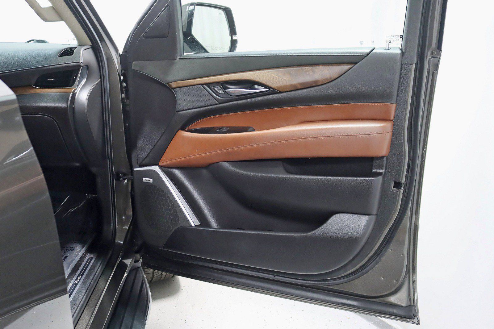 Used 2020 Cadillac Escalade Luxury AWD/4WD image 36