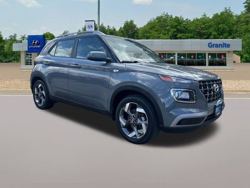 Certified 2022 Hyundai Venue SEL FWD image 8