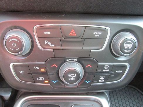 Used 2018 Jeep Compass Latitude w/ Popular Equipment Group AWD/4WD image 13