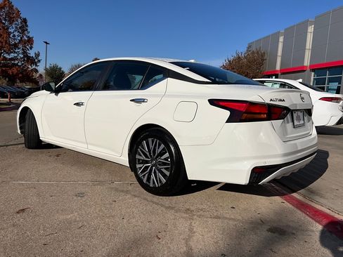 Used 2025 Nissan Altima 2.5 SV image 8