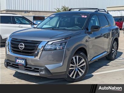 Used 2022 Nissan Pathfinder Platinum w/ Lighting Package (N92)