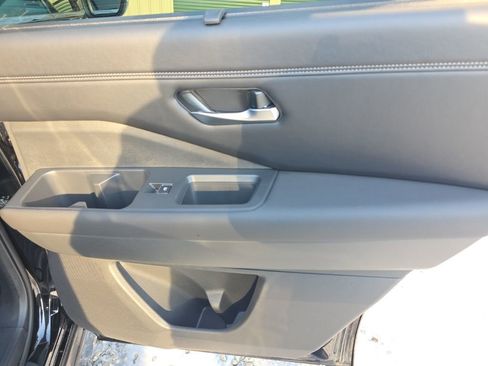 Used 2024 Nissan Pathfinder Platinum w/ Cargo Package image 17