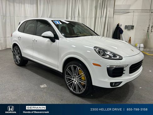 Used 2017 Porsche Cayenne AWD/4WD image 2