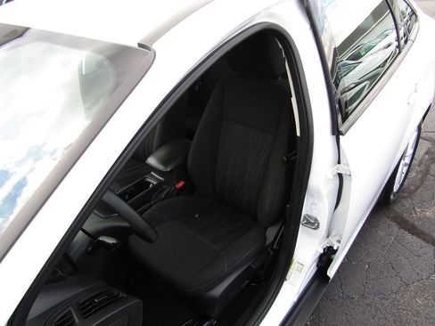 Used 2017 Ford Focus SE FWD image 30
