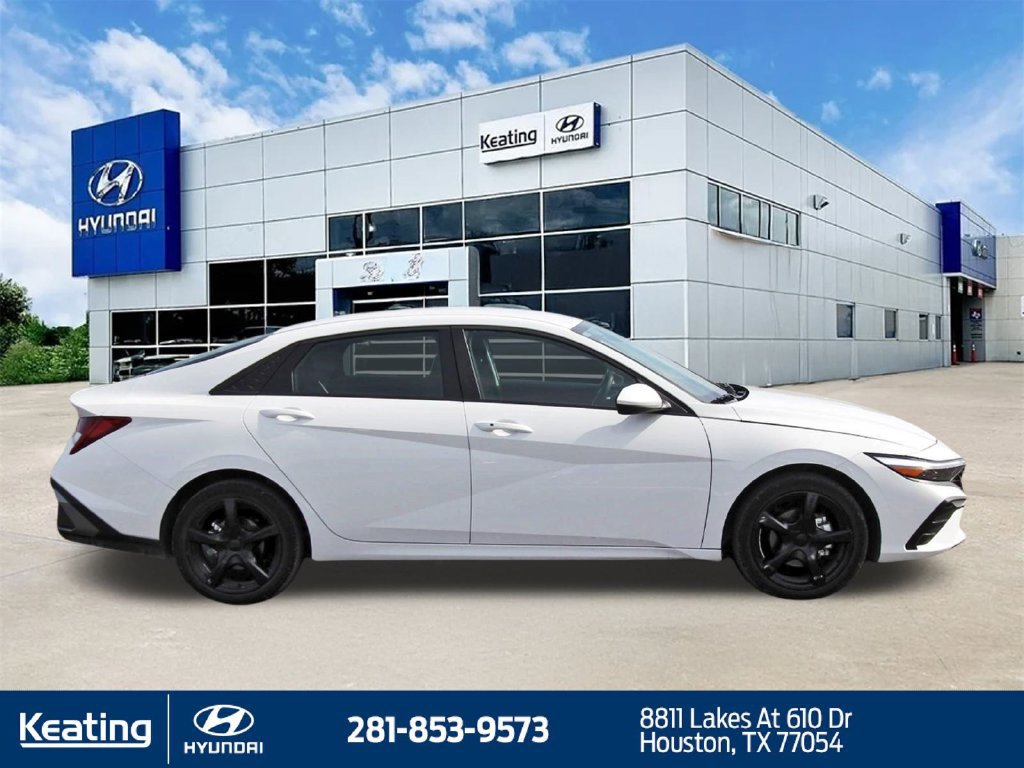 Certified 2026 Hyundai Elantra Hybrid FWD image 4