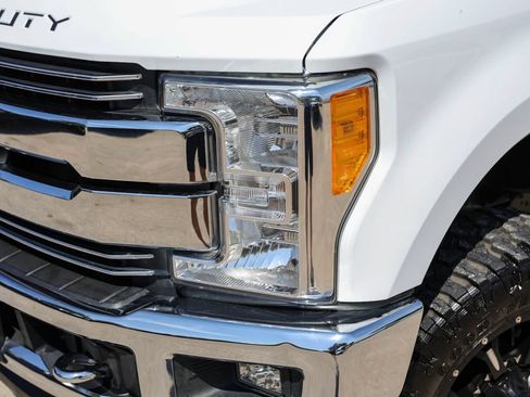 Used 2017 Ford F250 Lariat w/ Chrome Package AWD/4WD image 3