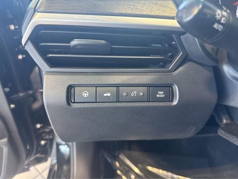Used 2023 Nissan Altima 2.5 SV w/ SV Premium Package FWD image 16
