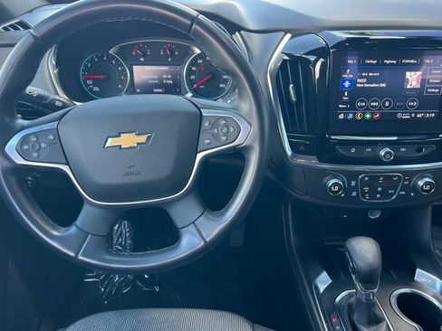 Used 2023 Chevrolet Traverse LT AWD/4WD image 11
