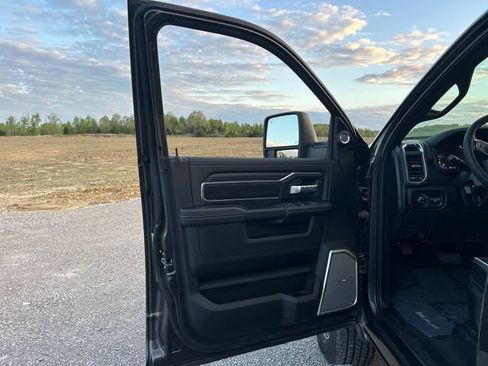 Used 2025 RAM 3500 Laramie image 10