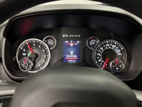 Used 2024 RAM 2500 Tradesman w/ Chrome Appearance Group image 16