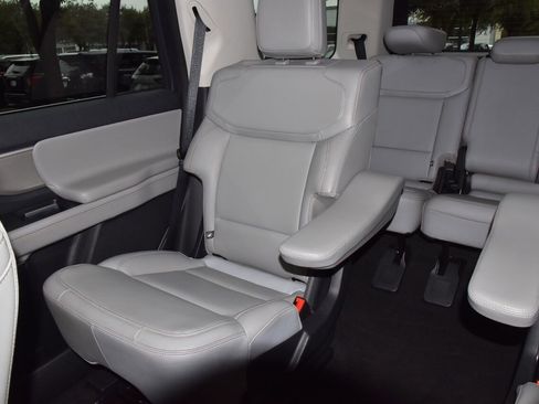 Certified 2025 Ford Expedition Active image 20